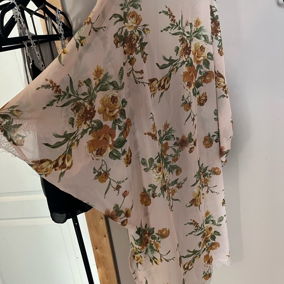 Pink Floral Kimono - Picture 3 of 3